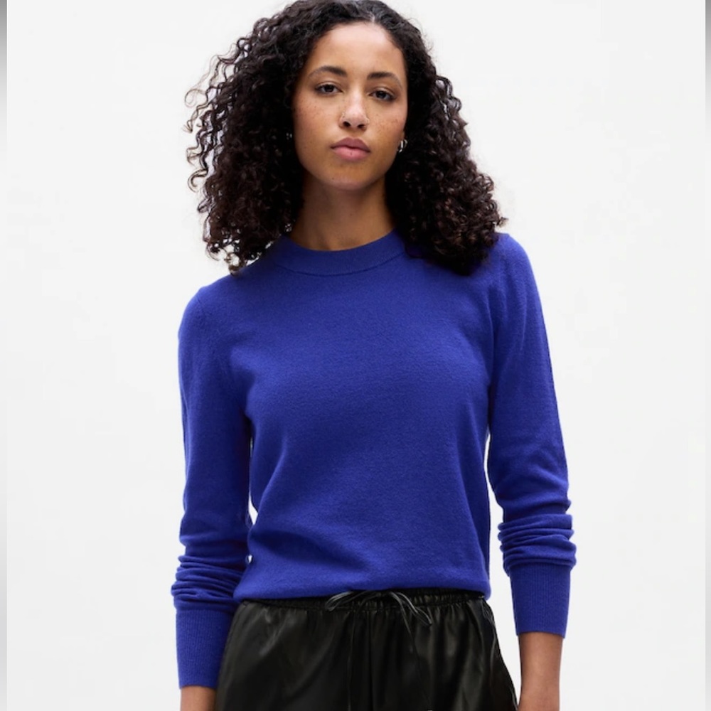 NWT GAP Blue Cashsoft Crewneck Sweater Size M